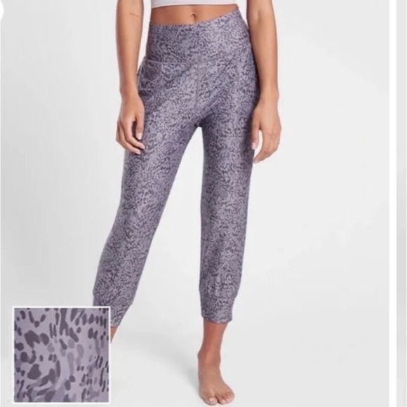 Athleta Salutation Printed Crop Jogger - Picture 1 of 6